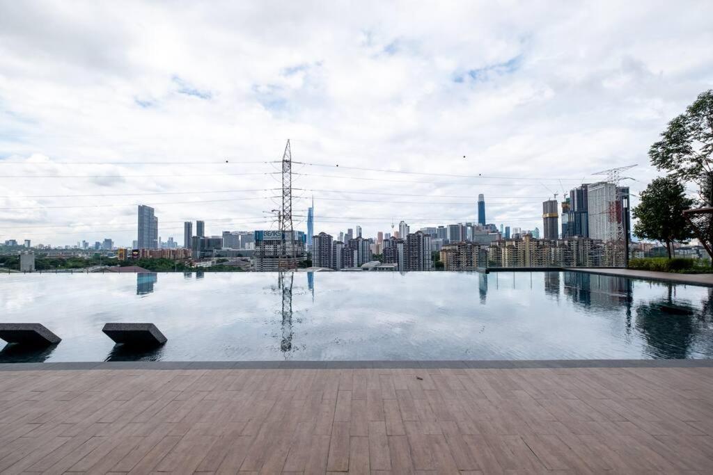 Pangsapuri Pure White 8pax M Vertica Mrt Infinity Pool