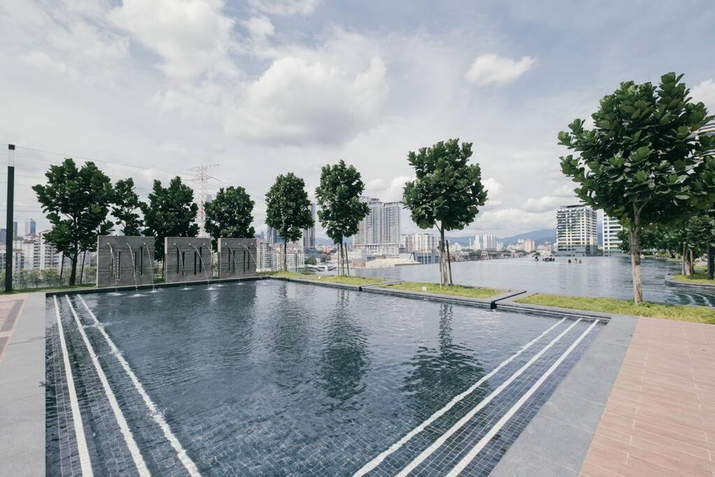 Pangsapuri Pure White 8pax M Vertica Mrt Infinity Pool Kuala Lumpur