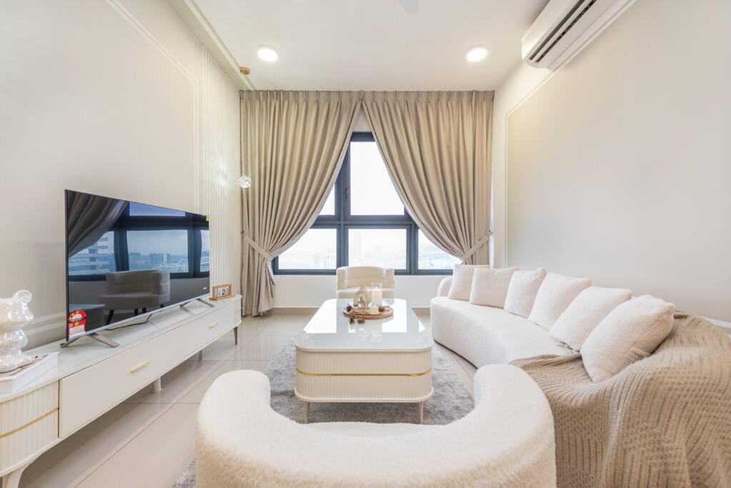 Pangsapuri Pure White 8pax M Vertica Mrt Infinity Pool *